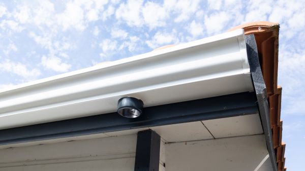 Seamless Gutters Installation in Plant City